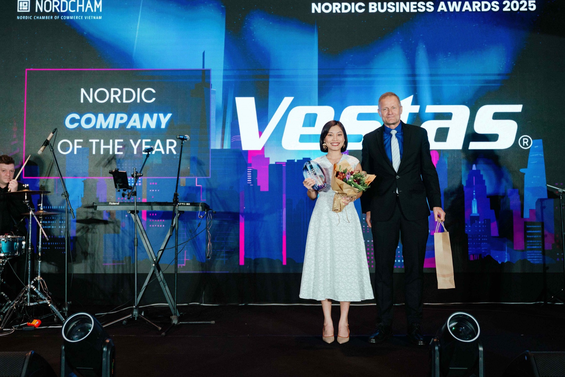 Vestas Wind System A/S receiving the Nordic Company of the Year